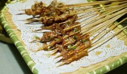 牛肉烤串爆料怎么做视频,牛肉烤串制作全过程揭秘